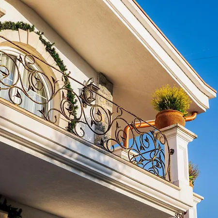 Bujtina E Diellit Boutique Villa Tirana