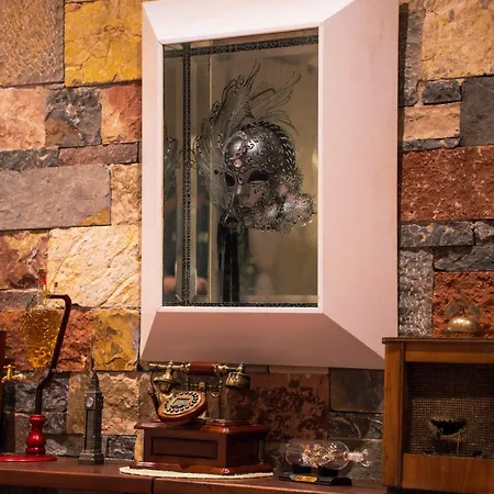 Bujtina E Diellit Boutique *
