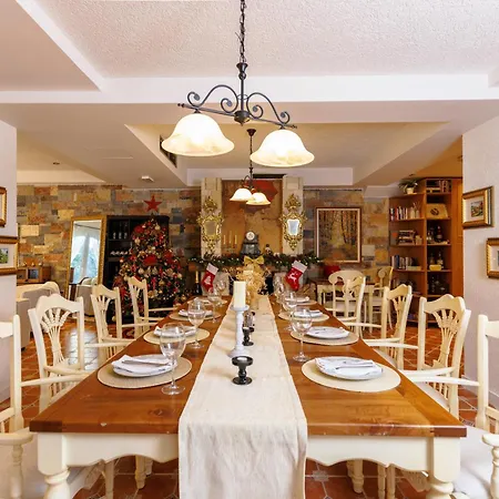 Bujtina E Diellit Boutique *