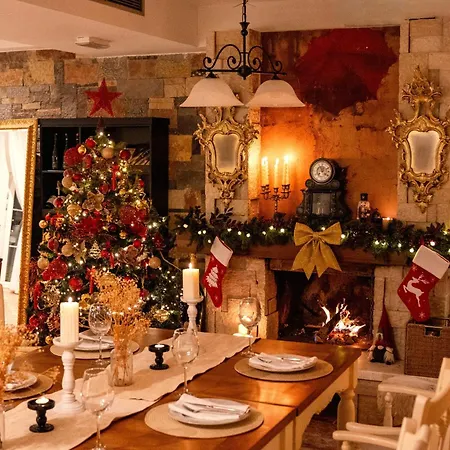 Bujtina E Diellit Boutique Villa *