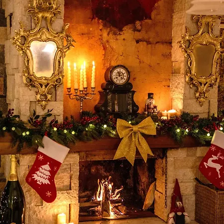 Bujtina E Diellit Boutique Villa *