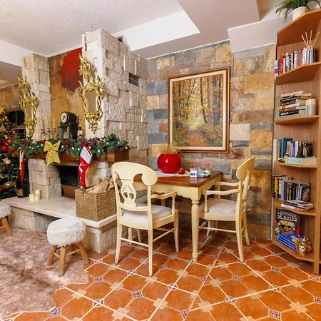 Villa Bujtina E Diellit Boutique