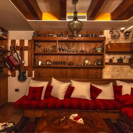 Bujtina E Diellit Boutique Villa