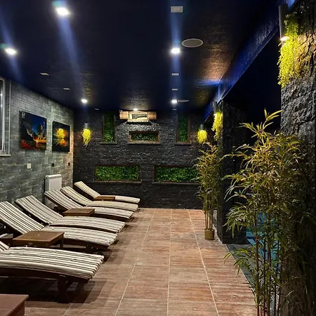 Bujtina E Diellit Boutique Villa *