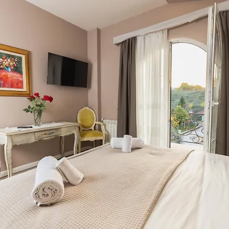 Bujtina E Diellit Boutique Villa Tirana