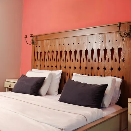 Bujtina E Diellit Boutique Villa
