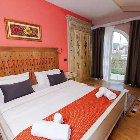 Villa Bujtina E Diellit Boutique Tirana