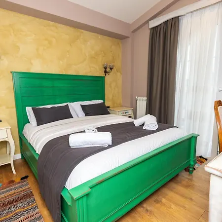 Bujtina E Diellit Boutique Villa