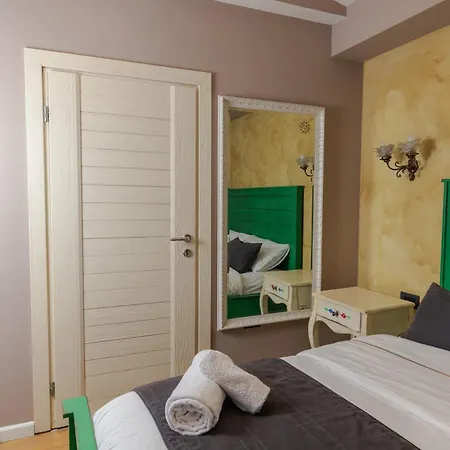 Bujtina E Diellit Boutique Tirana