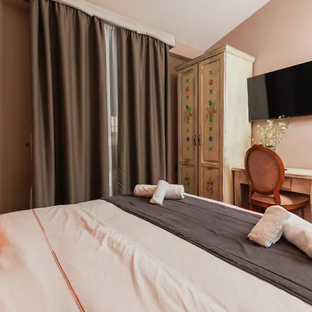 Bujtina E Diellit Boutique Villa