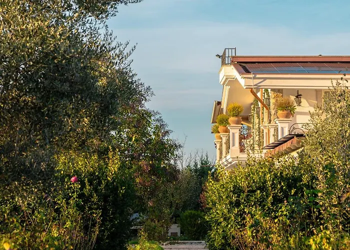 Bujtina E Diellit Boutique Villa Tirana