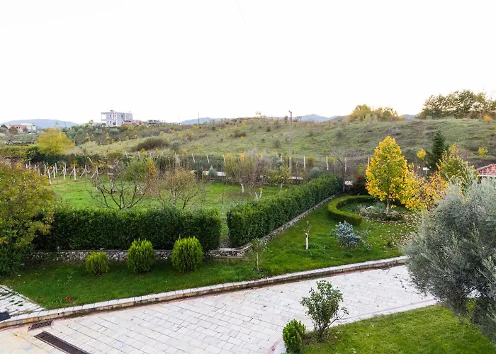 Villa Bujtina E Diellit Boutique