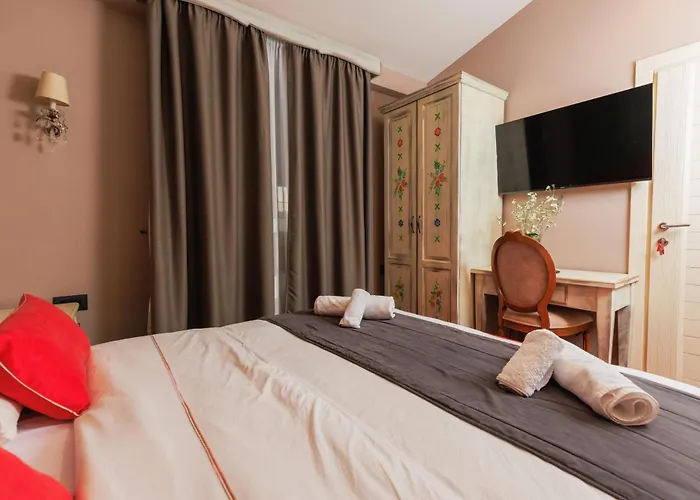 Bujtina E Diellit Boutique Villa
